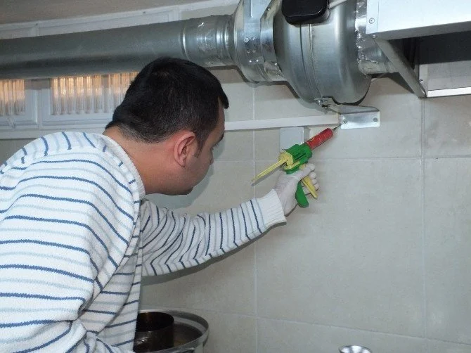 Jel İlaçlama Görseli Jel İlaçlama